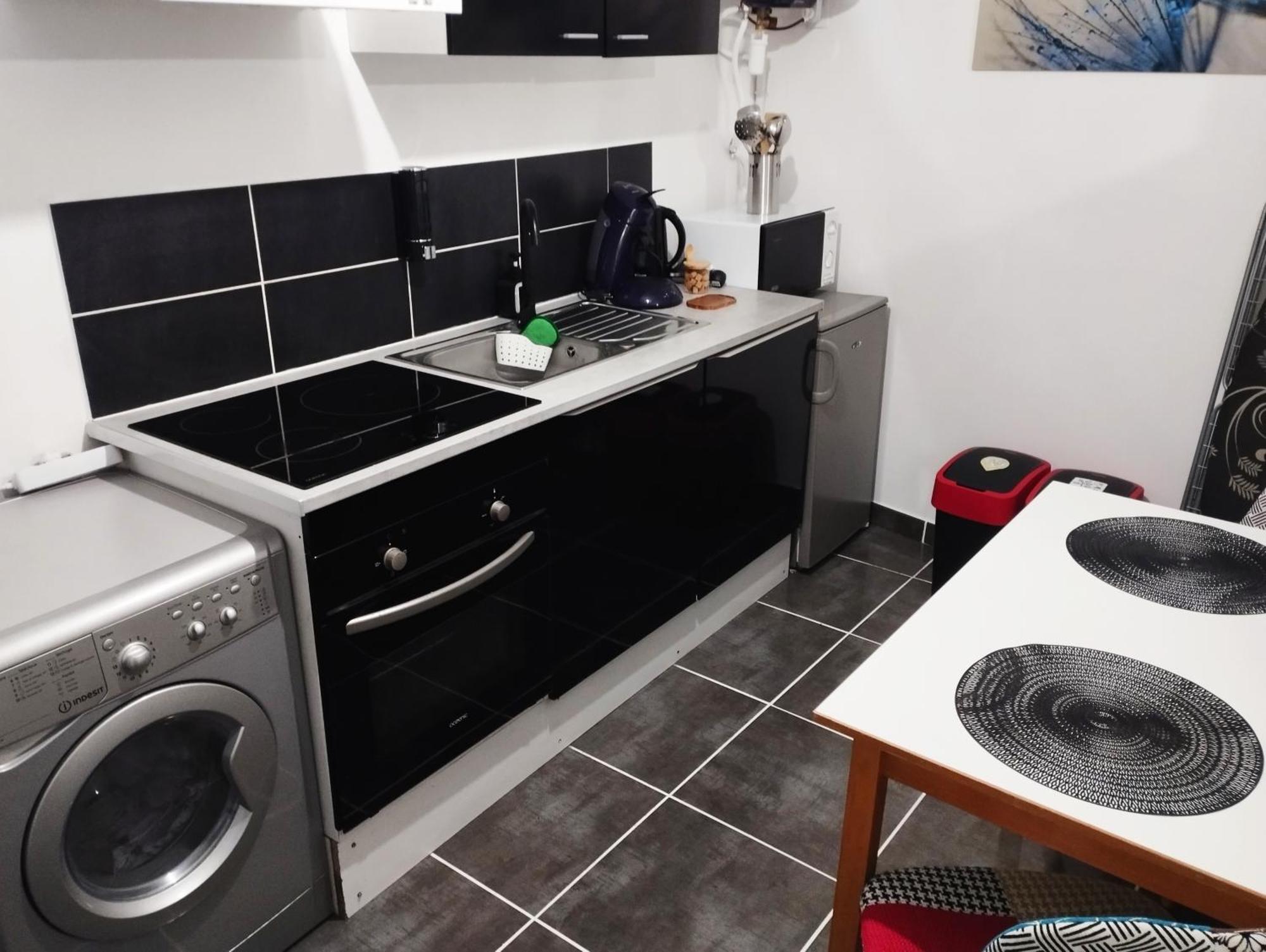 פואה Appartement Avec Cour Plein Centre מראה חיצוני תמונה